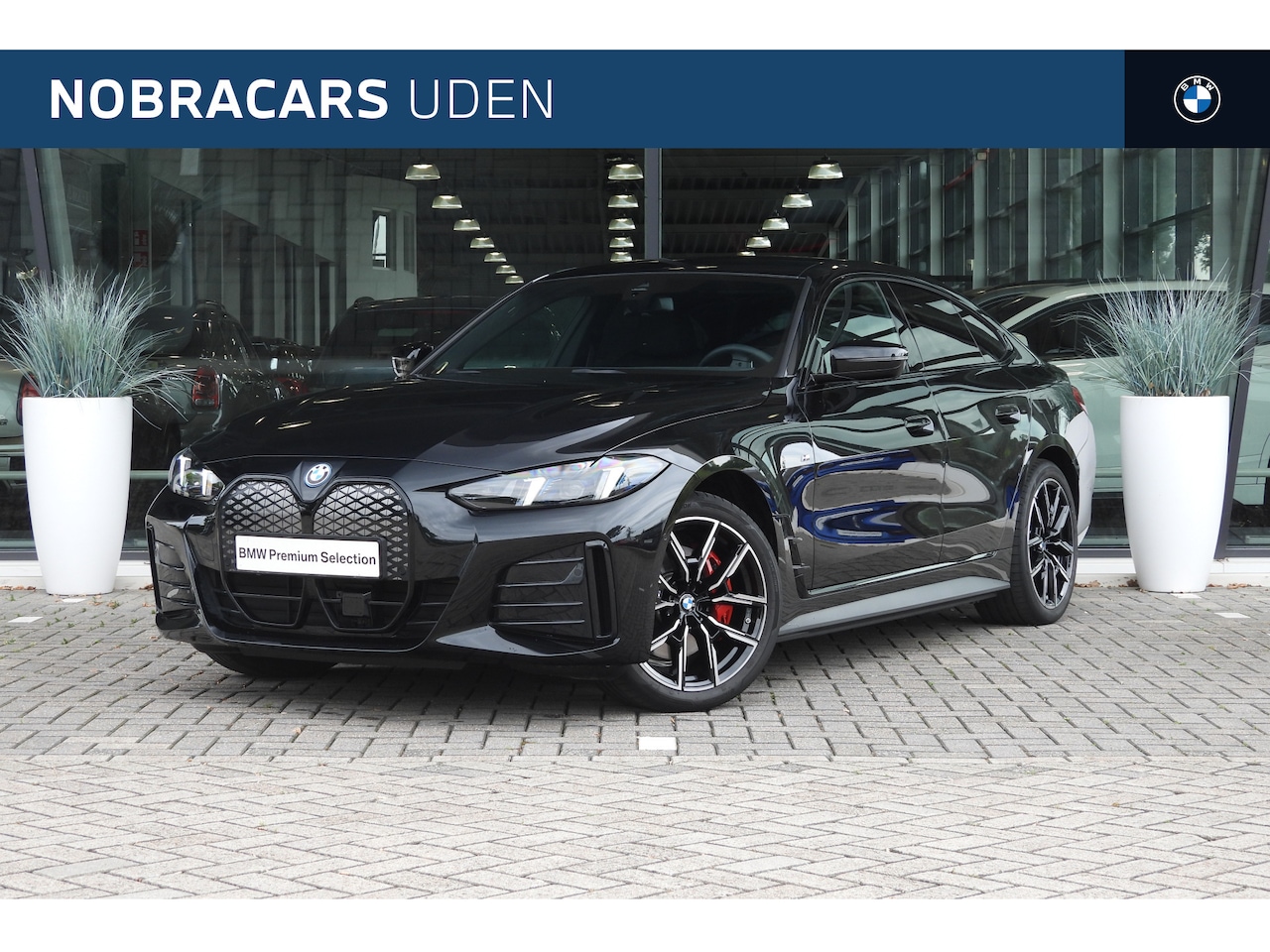 BMW i4 - eDrive35 M Sport / Active Cruise Control / Parking Assistant / Comfort Access / Stoelverwa - AutoWereld.nl