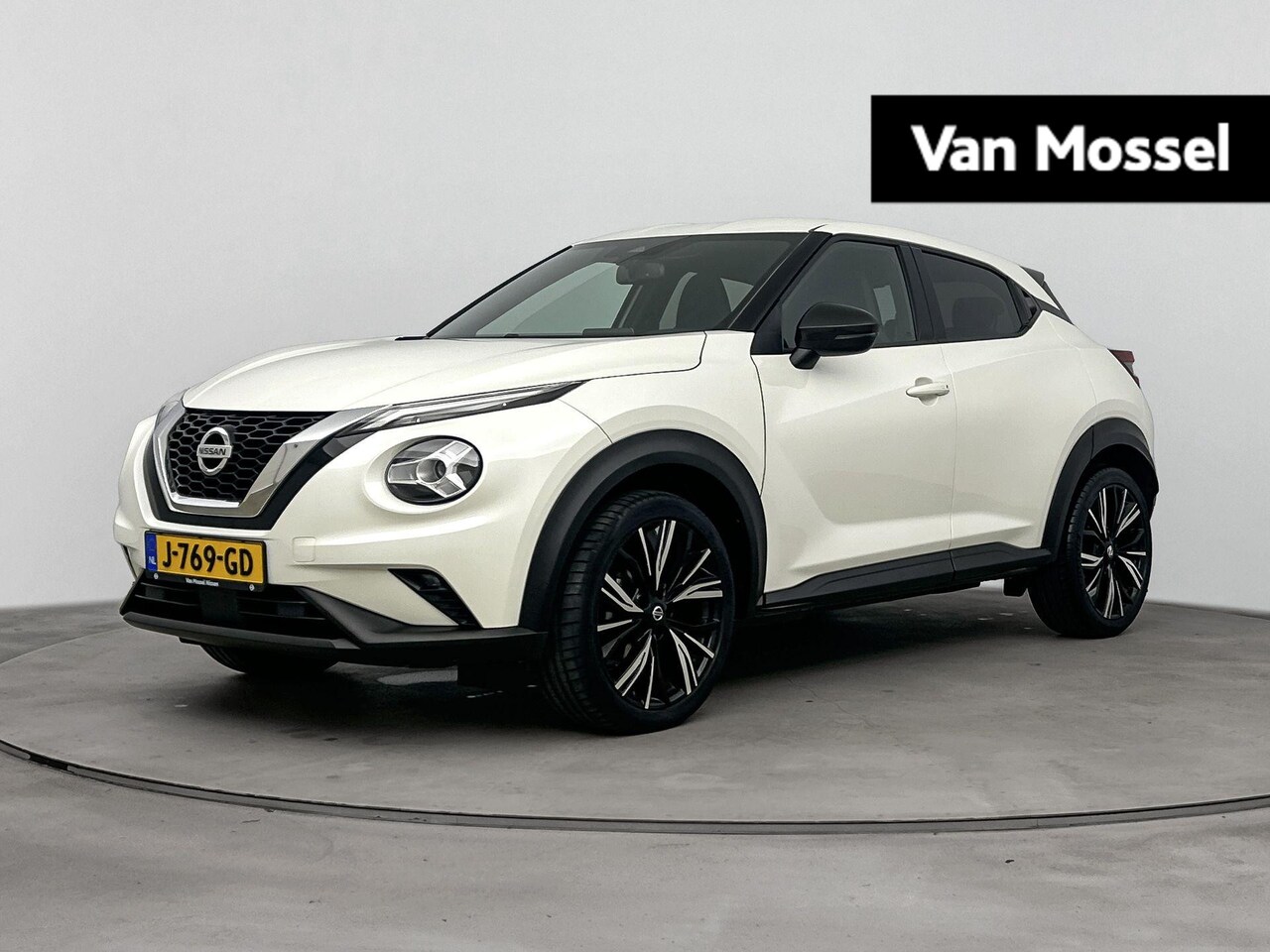 Nissan Juke - 1.0 DIG-T N-Connecta 117PK | Navigatie | Climate Control | Cruise Control | Lichtmetalen 1 - AutoWereld.nl