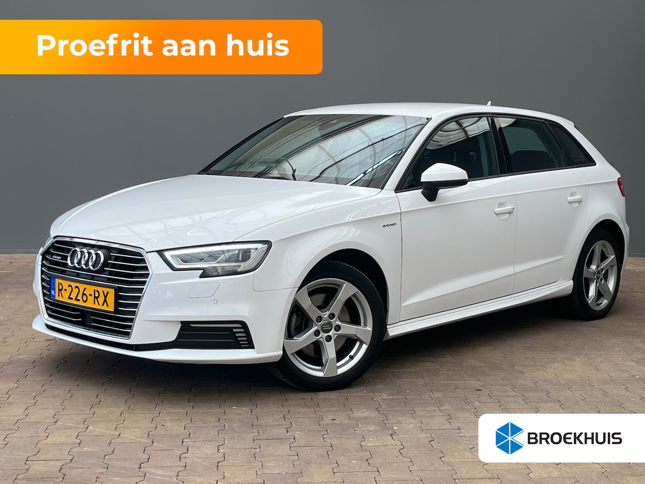 Audi A3 Sportback - 1.4 e-tron Sport Wegklapbare Trekhaak | Stoelverwarming | Climate | Cruise | Navigatie | A - AutoWereld.nl