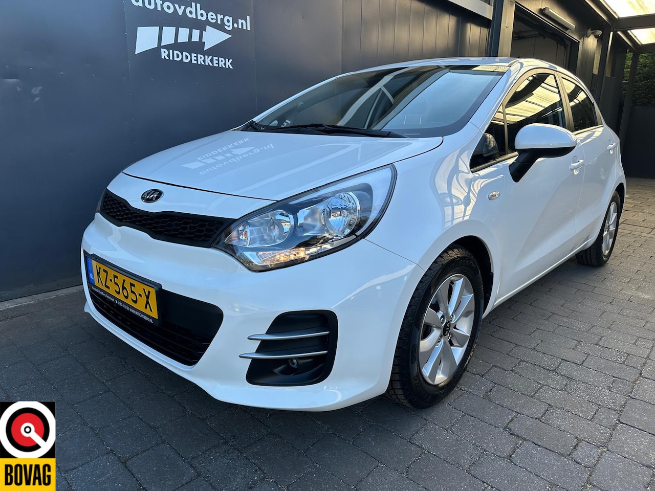 Kia Rio - 1.2 CVVT ComfortPlusLine Camera | Cruise | Navigatie | Direkt rijden | - AutoWereld.nl