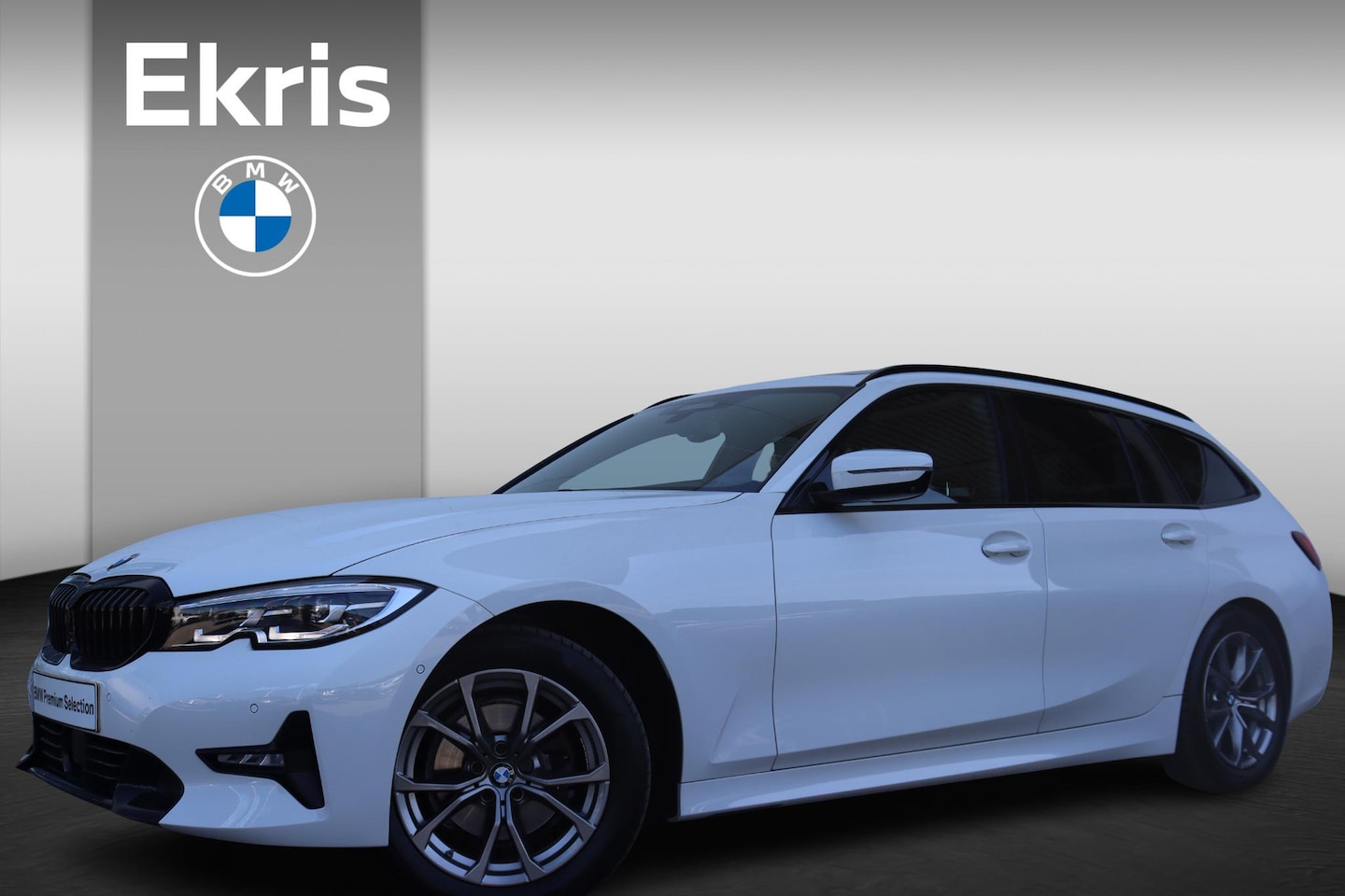 BMW 3-serie Touring - 320i Executive Edition Driving Assistent Prof. / Comfort Access / Elektr. Glazen Panodak / - AutoWereld.nl