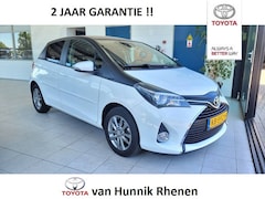 Toyota Yaris - 1.3 VVT-i Tr Bi-Tone | Navigatie | Stoelverwarming | Climat | Ca