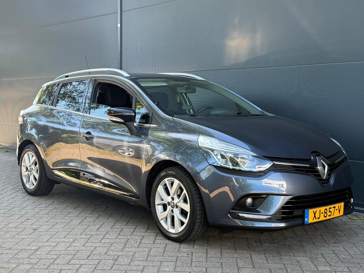 Renault Clio Estate - 0.9 TCe Limited NAVI |TREKHAAK | CRUISE | KEYLESS | AIRCO | NWE APK - AutoWereld.nl