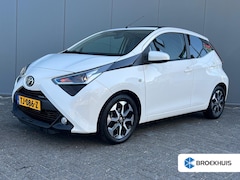 Toyota Aygo - 1.0 VVT-i 72pk x-first Vouwdak Elektrisch vouwdak | Camera | Airco | Carplay | Bestuurders