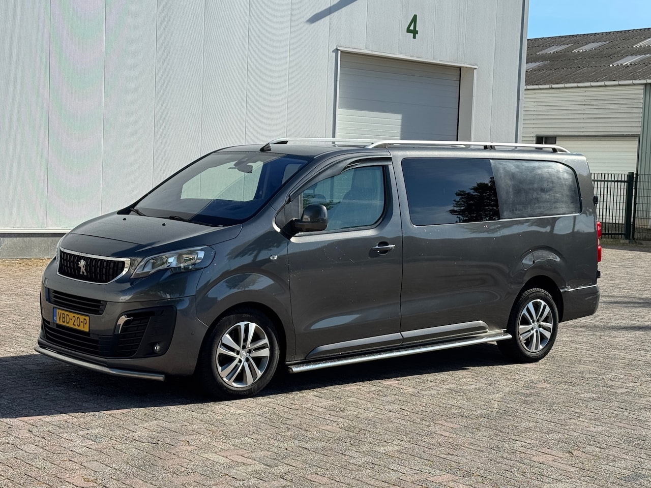 Peugeot Expert - 231L 2.0 BlueHDI 180 DUBBEL CABINE Premium Pack - AutoWereld.nl