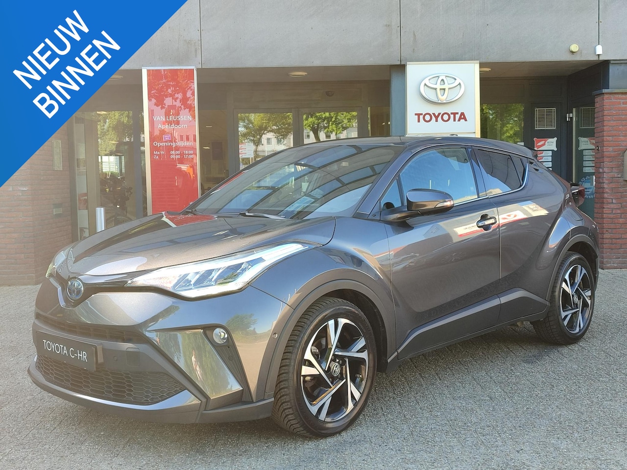 Toyota C-HR - 1.8 Hybrid STYLE STOEL/STUURVERW BLIND SPOT KEYLESS 18'' LM-VELGEN PARK-SENSOREN CAMERA NA - AutoWereld.nl
