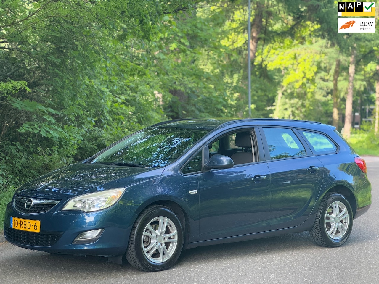 Opel Astra Sports Tourer - 1.6 Selection Automaat,2011,Blauw,Benzine - AutoWereld.nl