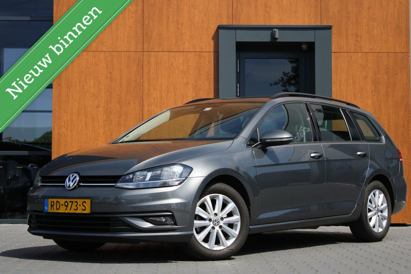 Volkswagen Golf Variant - 1.6TDI Trendline | Trekhaak - AutoWereld.nl