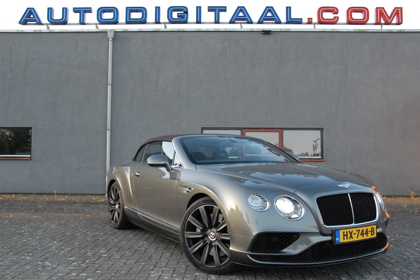 Bentley Continental GTC - 4.0 V8S GTC V8-S / Face-Lift / Org. NL. auto / NAIM/DAB /Adaptive Cruise / Massage / Nek verwarming - AutoWereld.nl