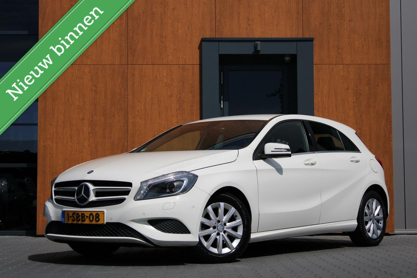 Mercedes-Benz A-klasse - 180 Ambition Automaat | Stoelverwarming - AutoWereld.nl