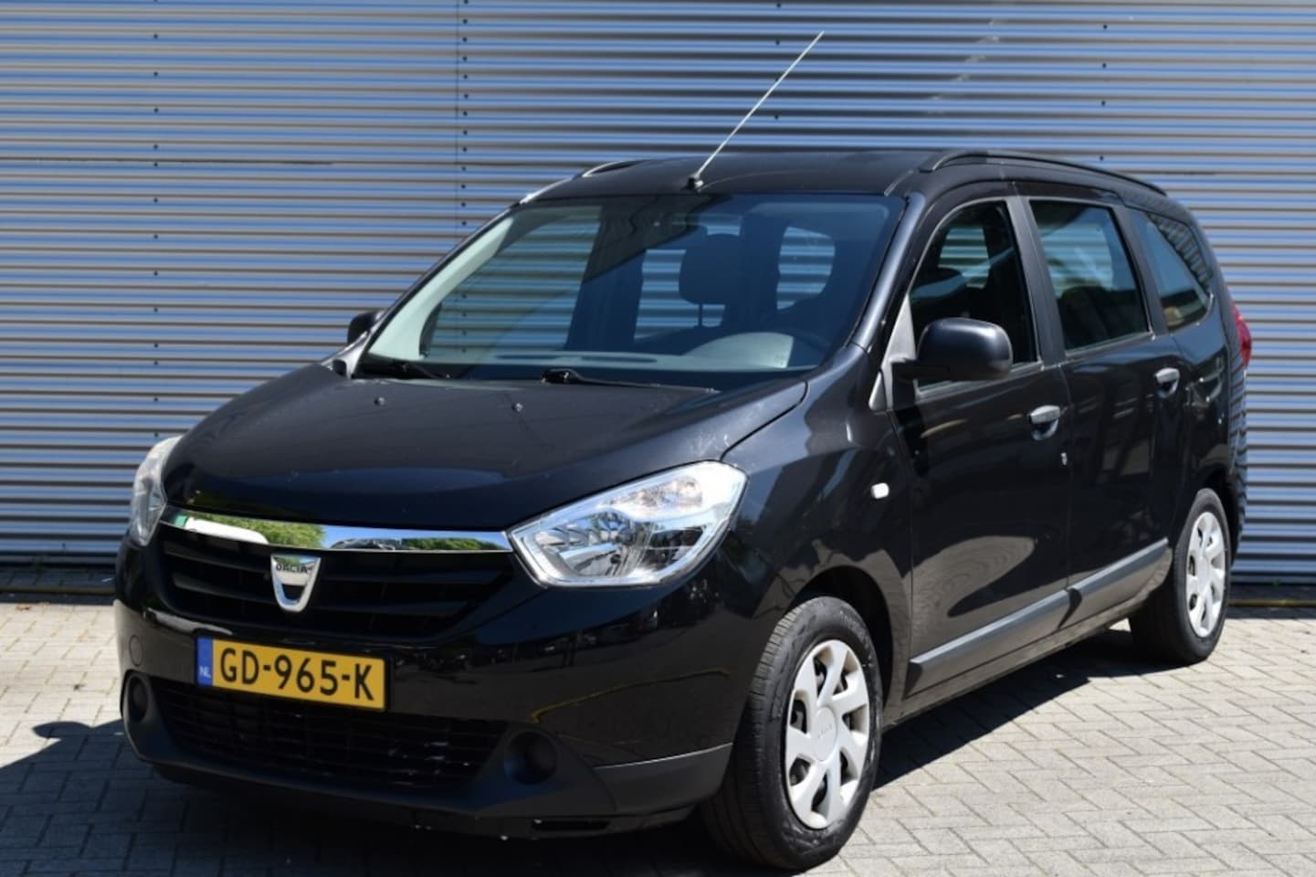Dacia Lodgy - 1.2 TCE STEPWAY 7P. / NAVI / PDC / VERSNELLINGSBAK IS HOORBAAR!! - AutoWereld.nl