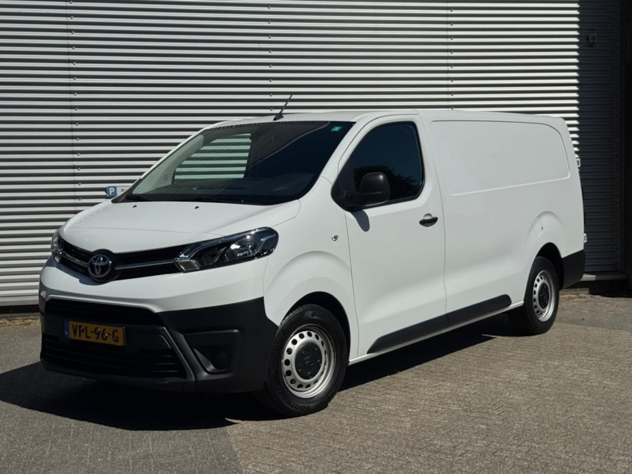 Toyota ProAce Worker - 1.5 D-4D L3, Navi, Cruise, Trekhaak, Schade - AutoWereld.nl