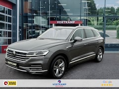 Volkswagen Touareg - 3.0 TSI ELEGANCE 4MOTION EHYBRID LUCHTVERING/PANO-DAK/CAMERA/LED