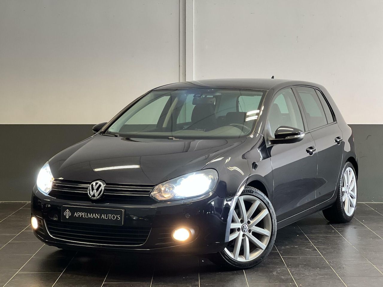 Volkswagen Golf - 1.4 TSI Highline DSG | NAP | Distributie Vervangen | Camera | PDC | - AutoWereld.nl