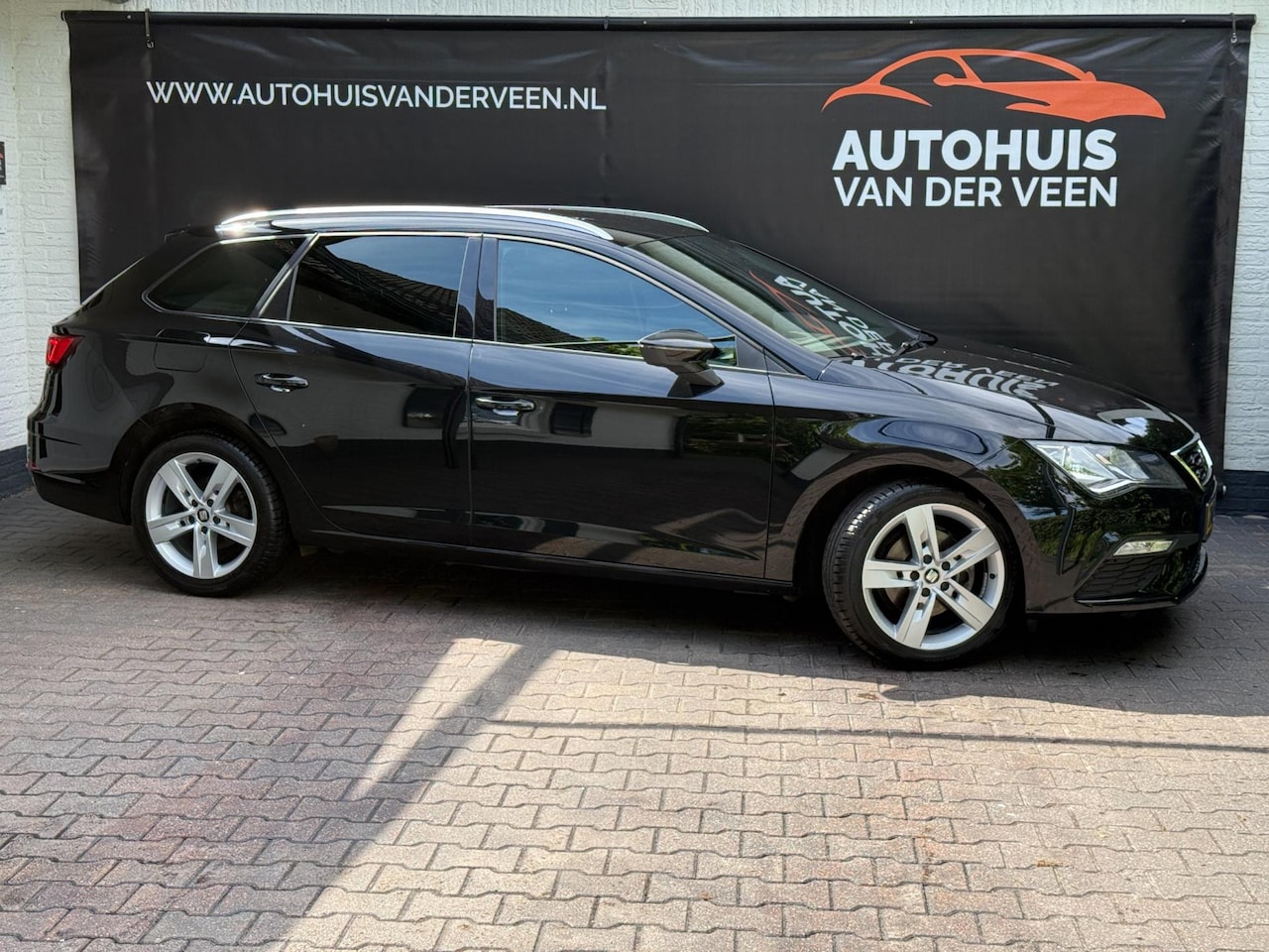 Seat Leon ST - 1.5 TSI FR Business Intense 1.5 TSI FR Business Intense, 150 PK/DSG/Keyless/Camera/Trekhaak?Etc! - AutoWereld.nl