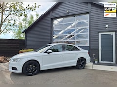Audi A3 Limousine - 30 TFSI Pro Line Full-Map Navigatie, Airco, DAB, Cruise-Control, LM-Velgen, Bi-Xenon kopla