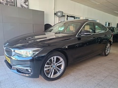 BMW 3-serie Gran Turismo - 320i High Executive 184PK Panoramadak / Apple Carplay / Achteruitrij Camera / Led Verlicht