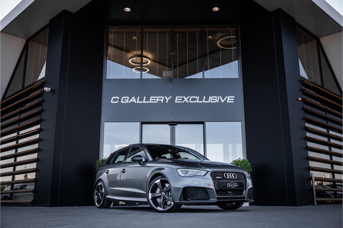 Audi RS3 - Sportback 2.5 TFSI quattro Pro Line Plus - Panorama | B&O | Cruise Control | Keyless - AutoWereld.nl