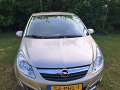 Opel Corsa - 1.2-16V Cosmo