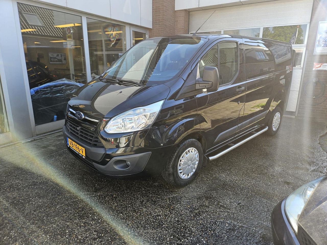 Ford Transit Custom - 2.2 TDCi 100PK 270 L1H1 Trend - AutoWereld.nl