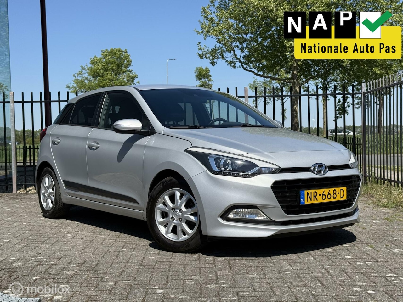 Hyundai i20 - 1.0 T-GDI Go! | cruise | lane assist | camera - AutoWereld.nl