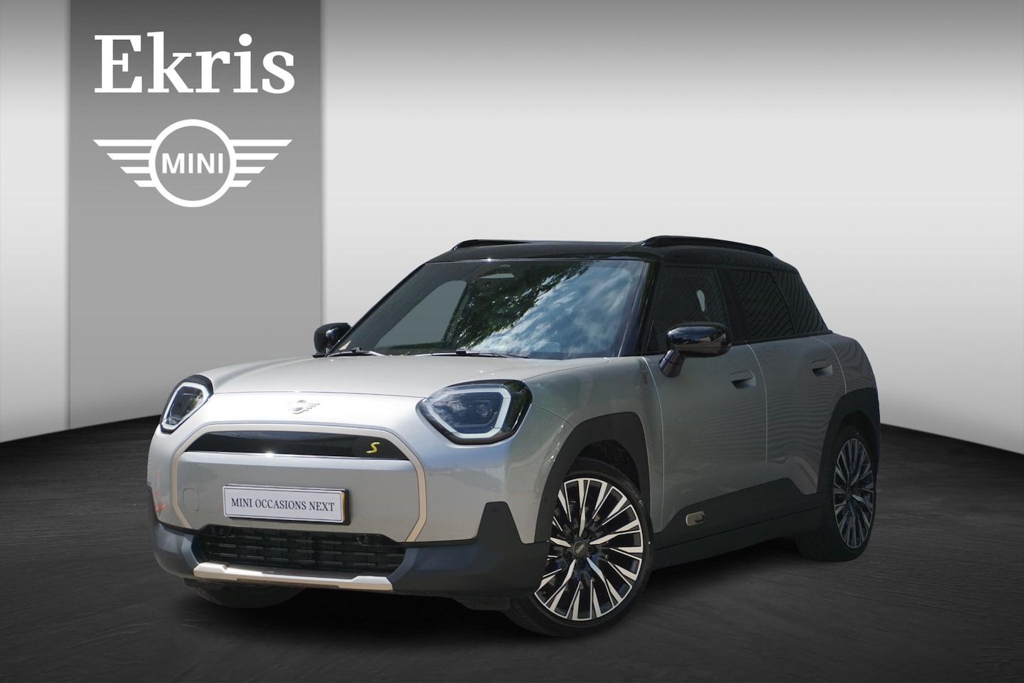 MINI Aceman - SE Favoured Trim | Pakket M | Glazen panoramadak | Driving Assistant | MINI Head-Up Displa - AutoWereld.nl