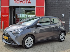 Toyota Aygo X - X-PLAY 5-DEURS PARKEERCAMERA METALLIC LED-DAGRIJ AIRCO AUDIO-STUURWIELBEDIENING