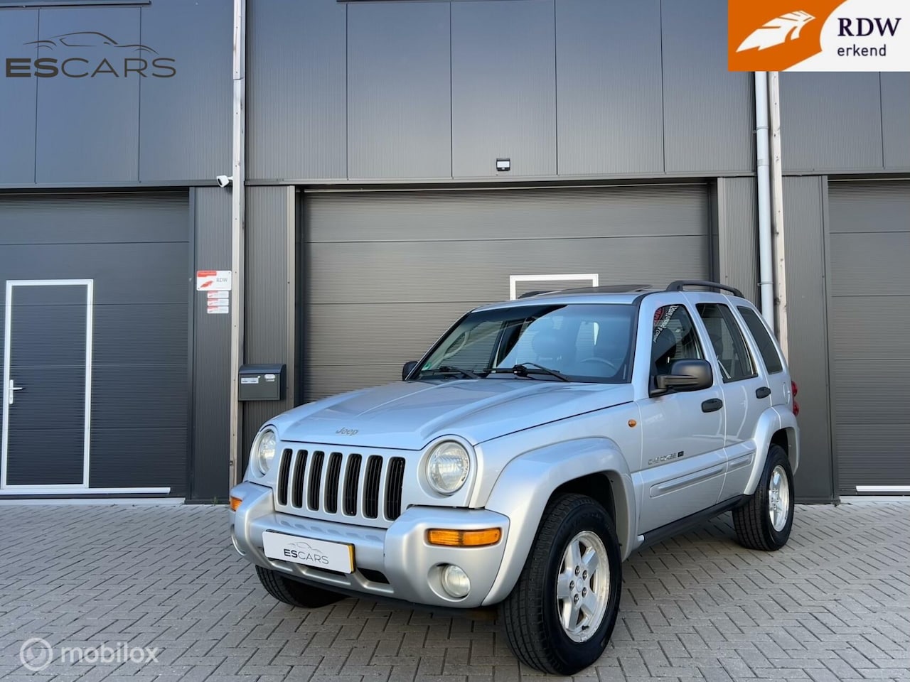 Jeep Cherokee - 3.7i V6 Limited Automaat | Airco | pano - AutoWereld.nl