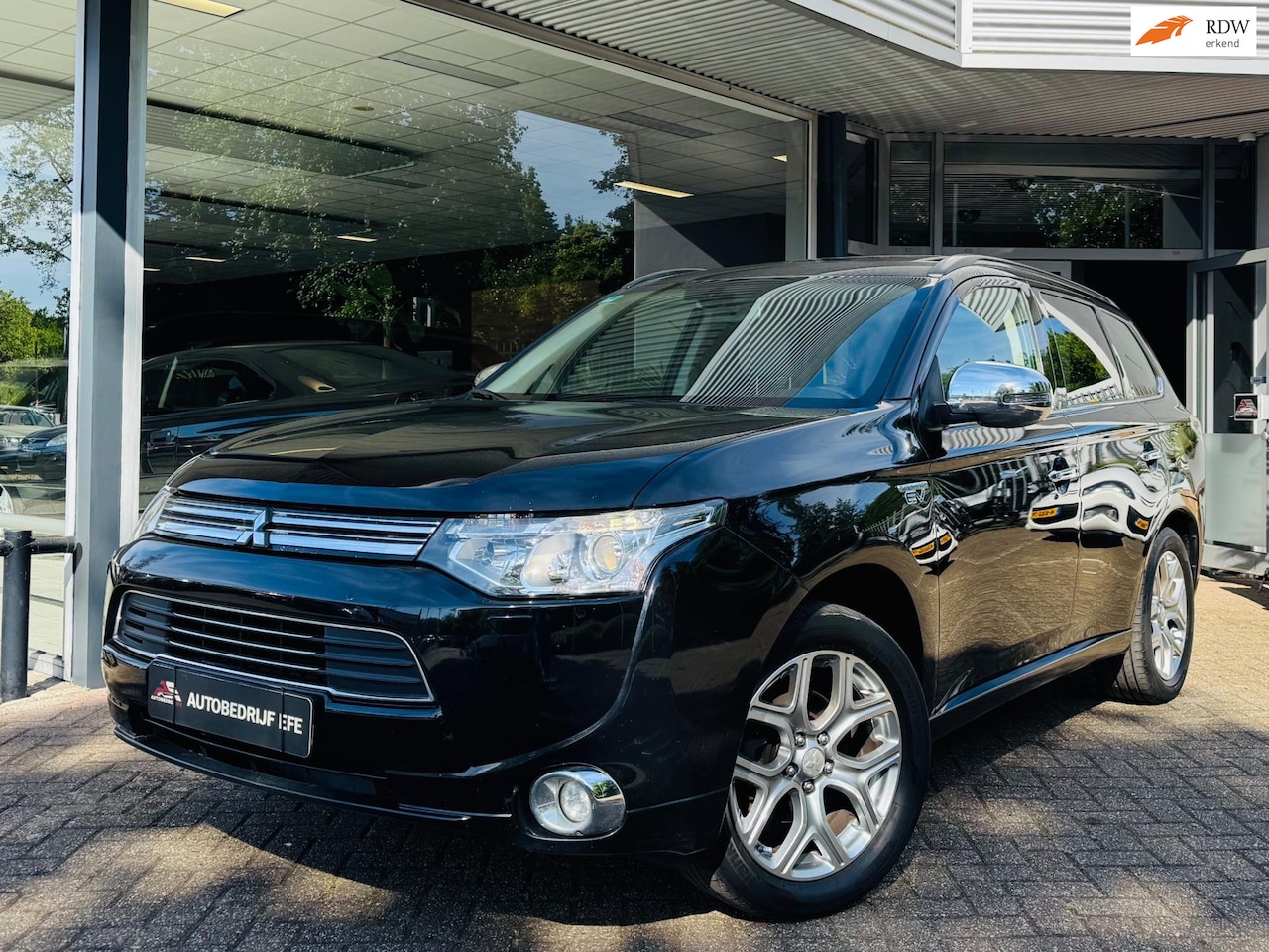 Mitsubishi Outlander - 2.0 PHEV instyle 2.0 PHEV Instyle - AutoWereld.nl