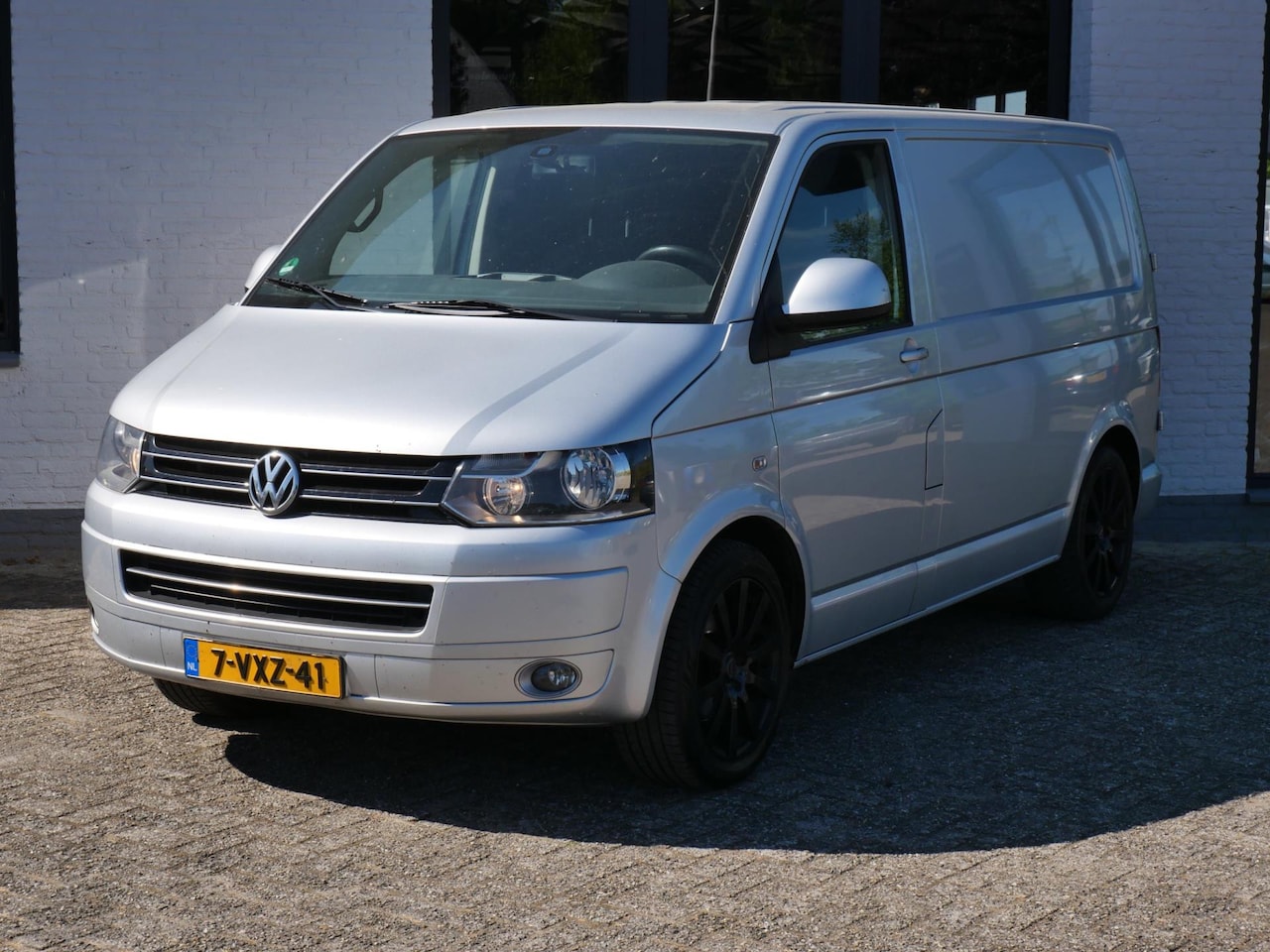 Volkswagen Transporter - 2.0 TDI L1H1 Trendline Airco Cruise Navi 18 inch - AutoWereld.nl