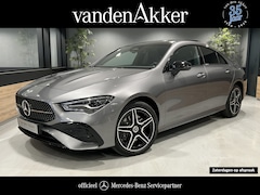 Mercedes-Benz CLA-Klasse - 250e AMG // Panormamadak // Keyless // Nightpakket // Carplay // Camera // Sfeerverlichtin