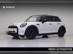 MINI Cooper - 5-deurs Camden Edition | Panorama | Camera | 17" | Stoel/Stuurverwarming | Privacy Glass