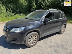Volkswagen Tiguan - 2.0 TDI Trend&Fun 4Motion 4x4 4WD DSG Leer