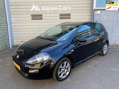 Fiat Punto Evo - 0.9 TwinAir Lounge Eerste eigenaar / Cruise Controle / PDC / Airco / APK 04-2026