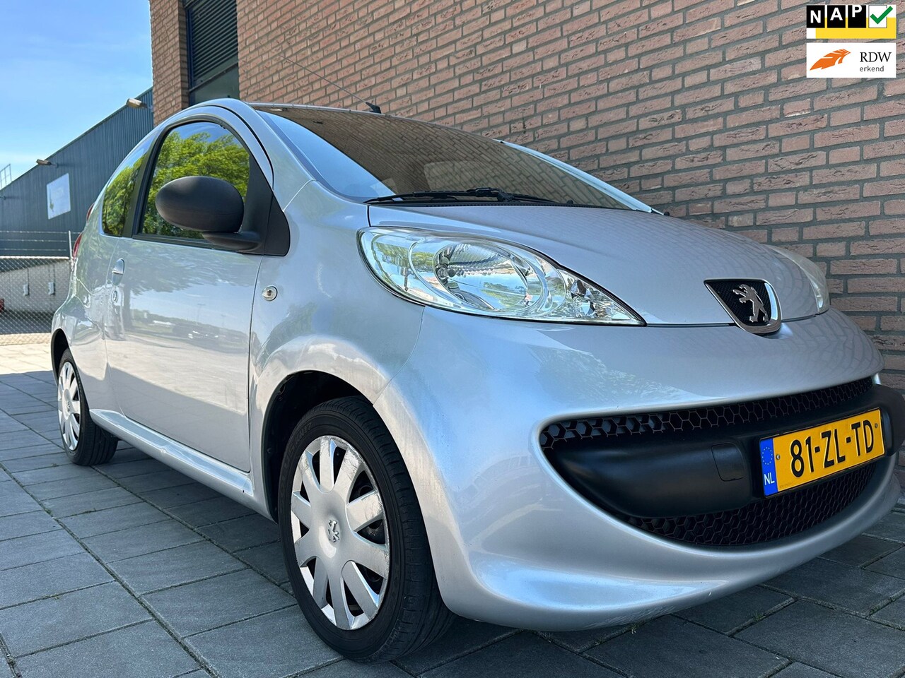 Peugeot 107 - 1.0-12V XS 1.0-12V XS - AutoWereld.nl