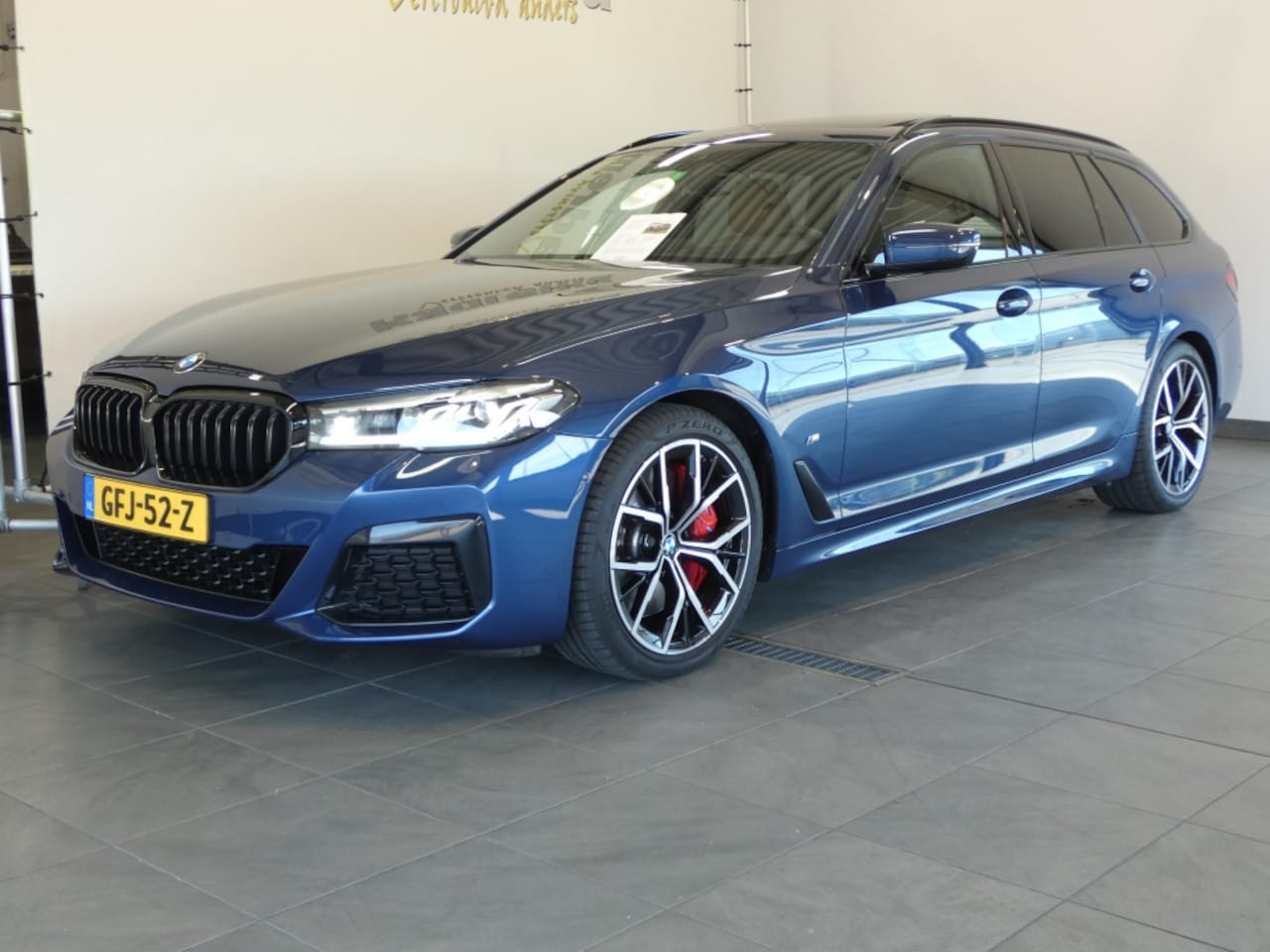 BMW 5-serie Touring - 540i X-Drive M pakket Harman,Panodak - AutoWereld.nl