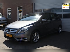 Mercedes-Benz B-klasse - 180 Ambition Nederlandse Auto, 1ste eigenaar, 23000KM NAP Leder Xenon Parkeer Sensoren