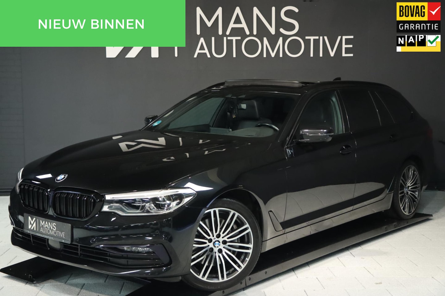 BMW 5-serie Touring - 540i xDrive / PANODAK / Soft Close / CAMERA / HUD / KEYLESS - AutoWereld.nl