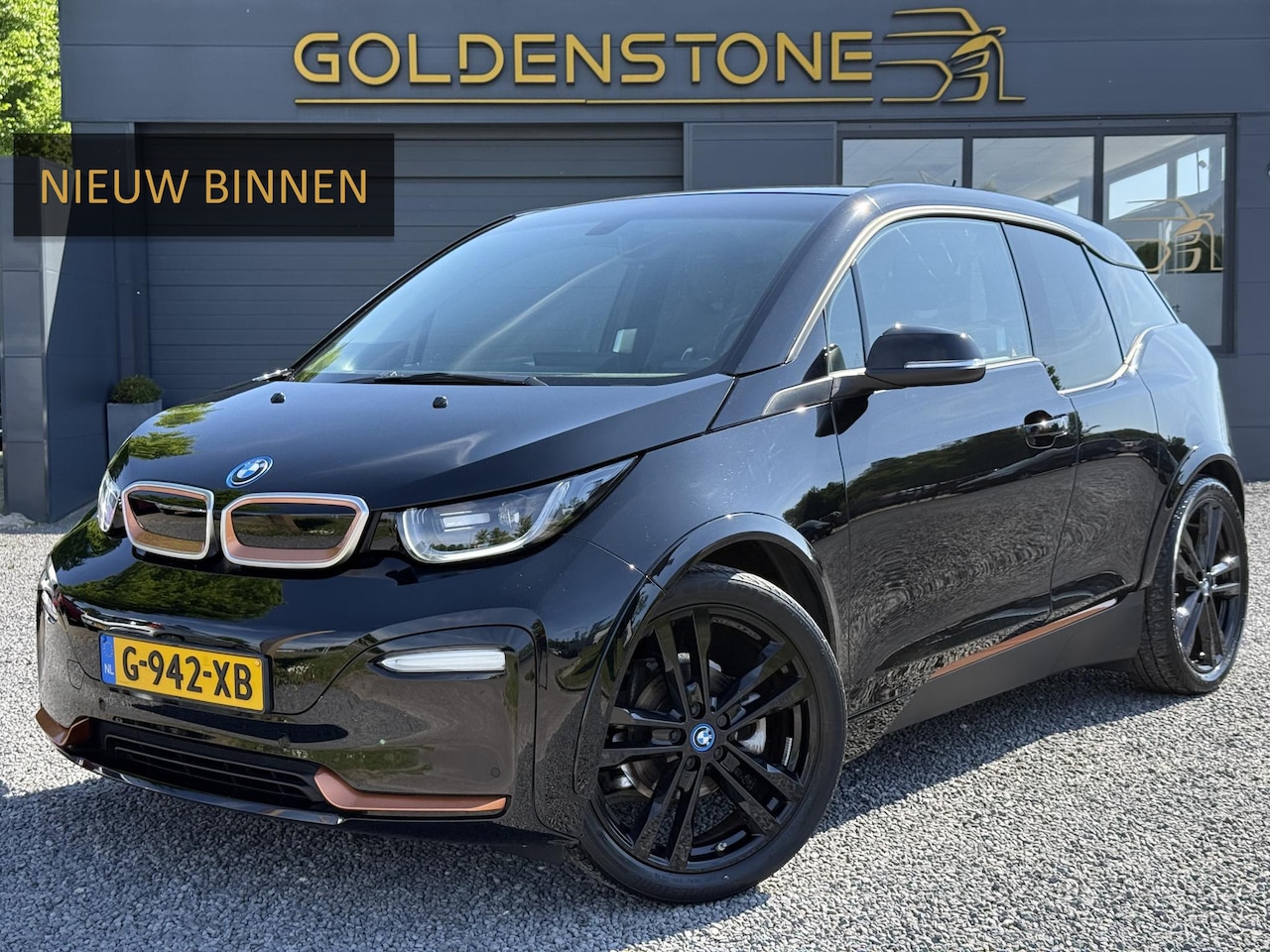 BMW i3 - S 120Ah 42 kWh RoadStyle Edition 2e Eigenaar,Navi,Leder,184pk,Stoelverwarming,Dealer Onder - AutoWereld.nl
