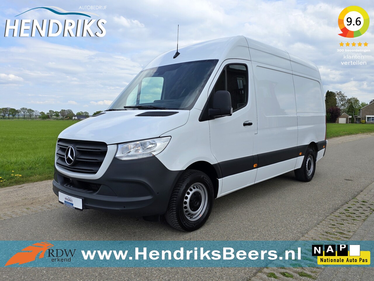 Mercedes-Benz Sprinter - 317 1.9 CDI L2 H2 RWD - 170 Pk - Automaat - MBUX - Navi - ParkeerCamera - Stoelverwarming - AutoWereld.nl