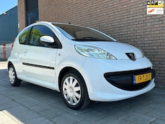 Peugeot 107 - 1.0-12V XR