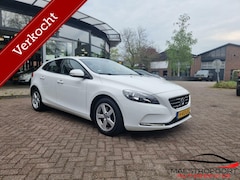 Volvo V40 - 2.0 T2 Momentum
