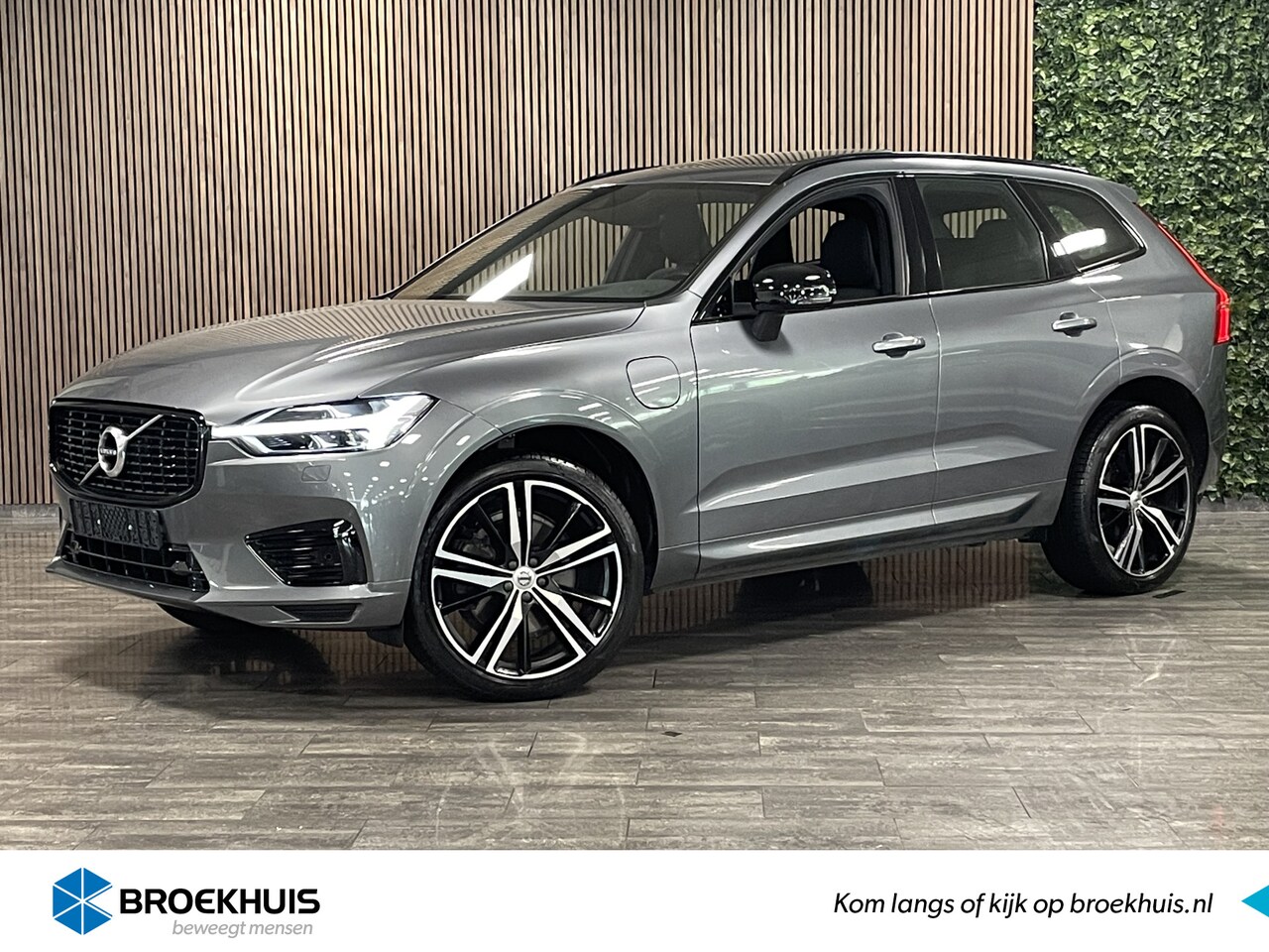 Volvo XC60 - T8 AWD Recharge R-Design | Trekhaak | Adaptieve Cruise Control | Stoel en Stuurwielverwarm - AutoWereld.nl