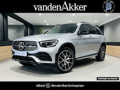 Mercedes-Benz GLC-klasse - 300e AMG // Panoramadak // Burmester // Distronic // Carbon // MultiBeam LED // 360 Camera