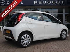 Toyota Aygo - 1.0 VVT-i 72pk 5D x-play, Rijklaarprijs, Camera Apple Carplay/Android Auto Airco