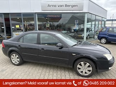 Ford Mondeo - 1.8-16V Futura, climatronic, cruisecontrol, navigatie, trekhaak, nieuwe APK, nette auto me