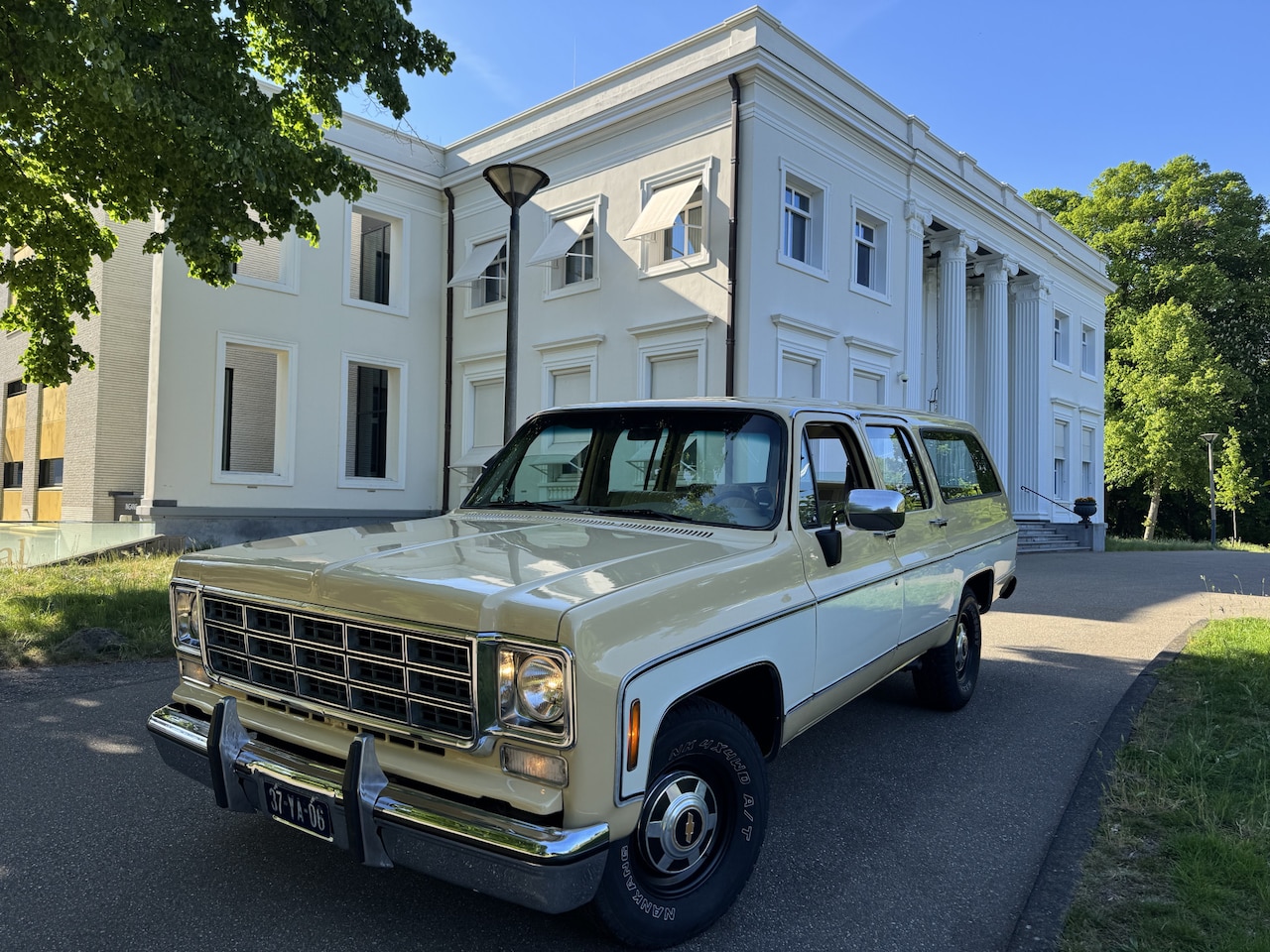 Chevrolet Suburban - 1976, LPG 6 PERSOONS - AutoWereld.nl