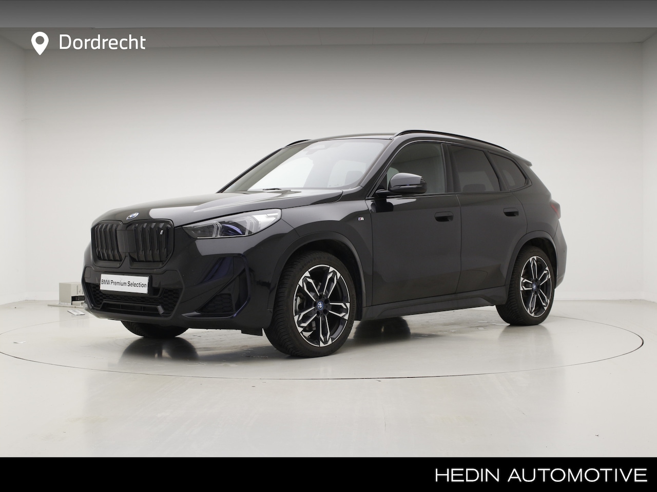 BMW iX1 - xDrive30 67 kWh | Panorama | Camera | Harman Kardon - AutoWereld.nl