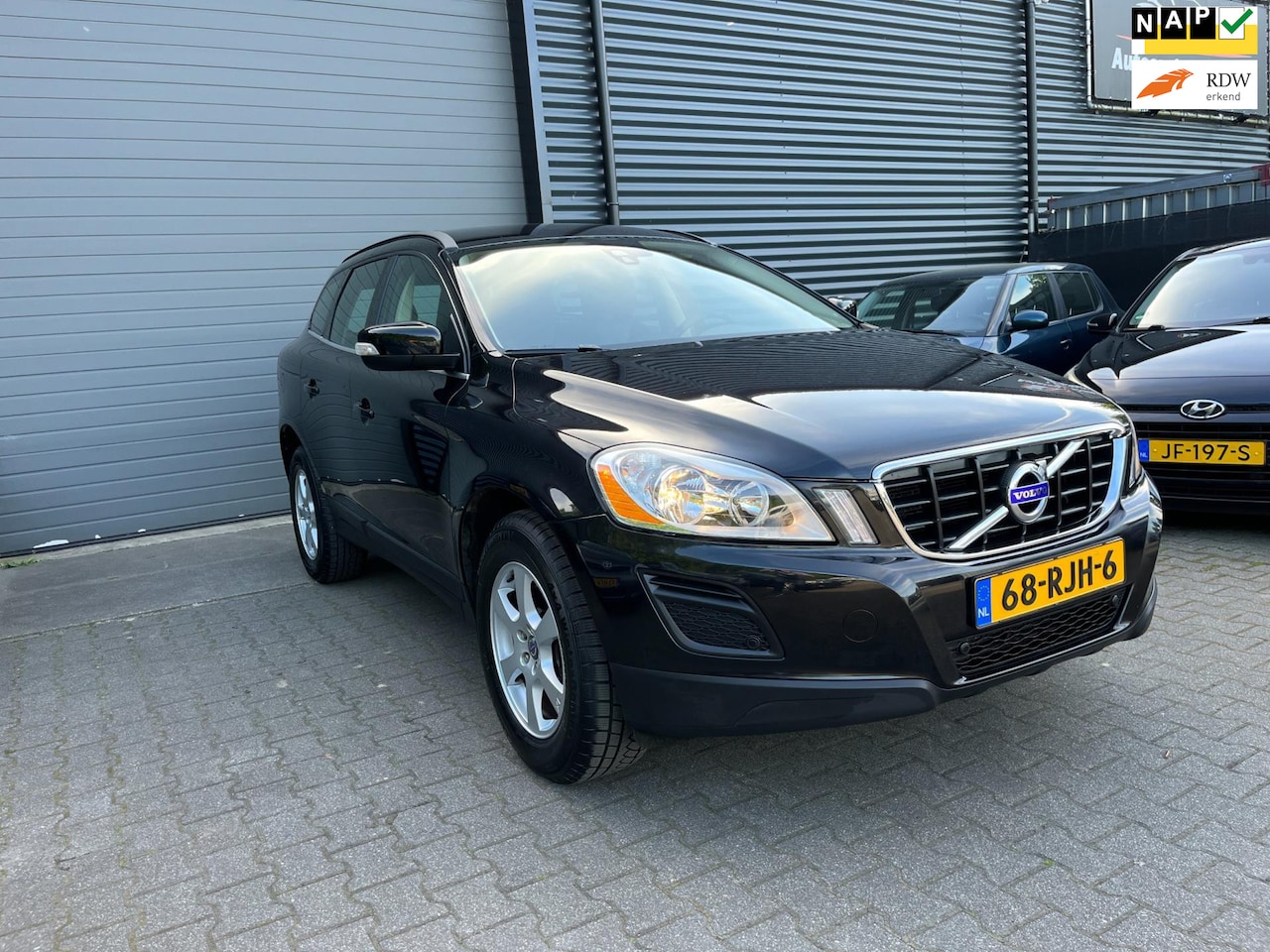 Volvo XC60 - 2.0 T5 Momentum TREKHAAK/NAVIGATIE - AutoWereld.nl