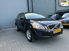 Volvo XC60 - 2.0 T5 Momentum TREKHAAK/NAVIGATIE
